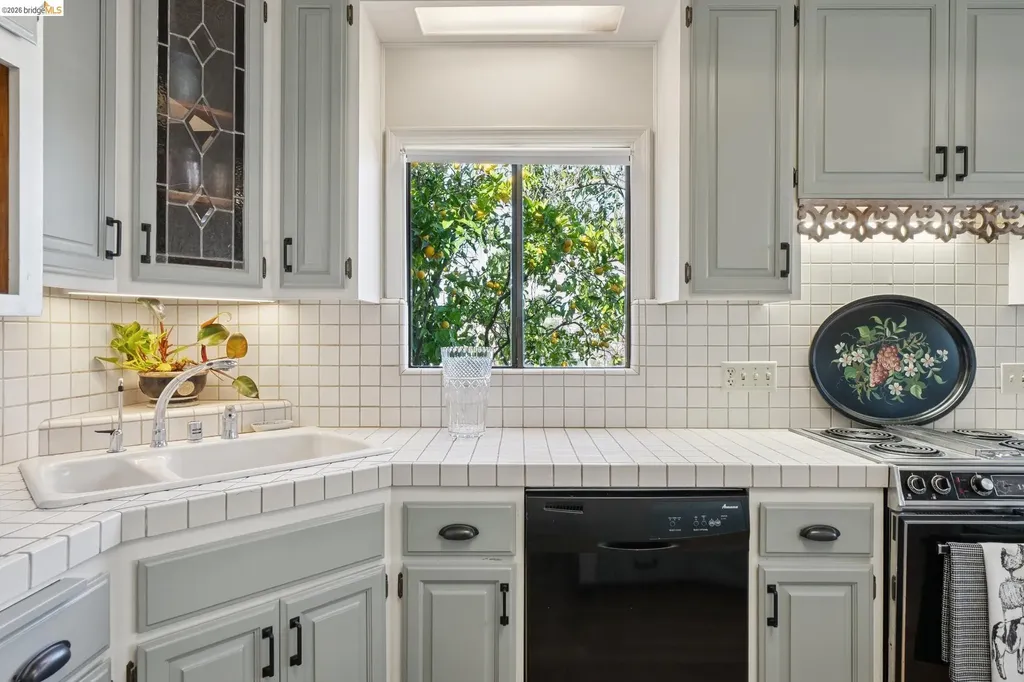 822 A Street Crockett CA 94525