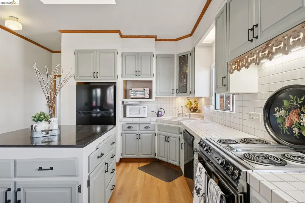 822 A Street Crockett CA 94525