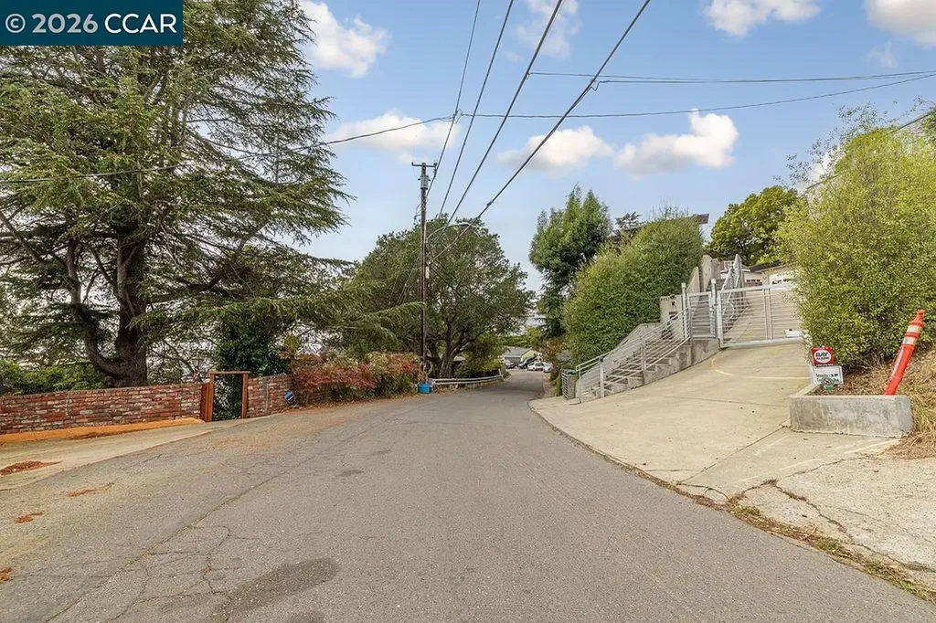 4445 Arcadia Oakland CA 94602