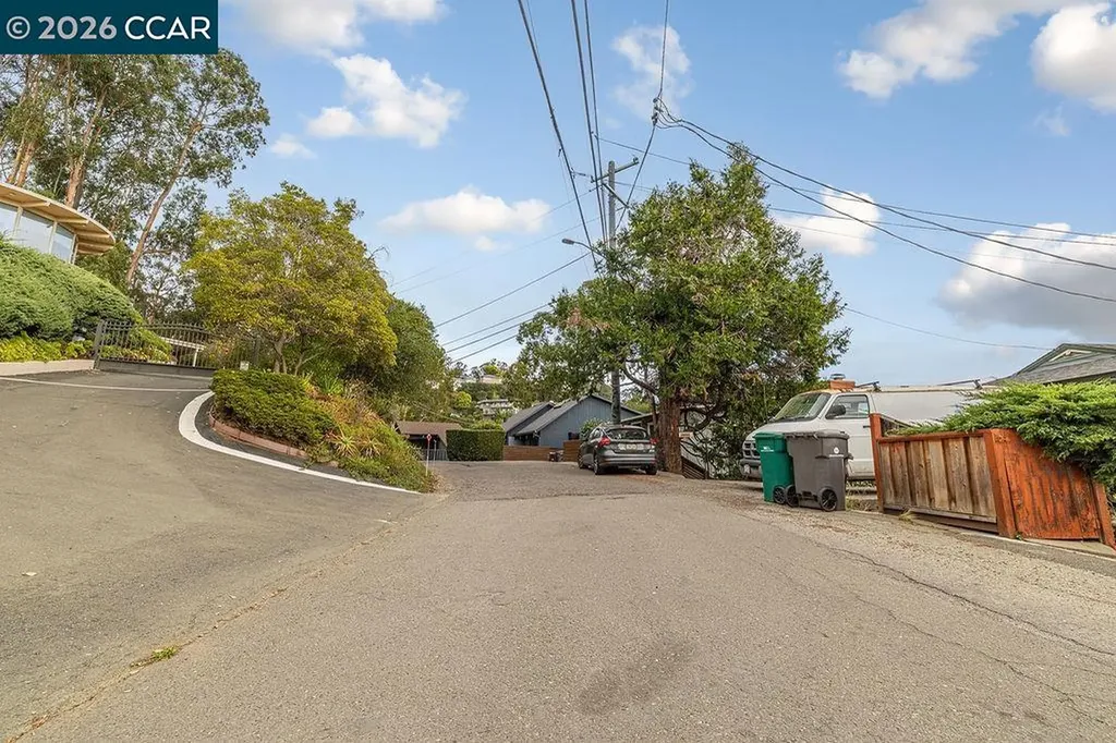 4445 Arcadia Oakland CA 94602