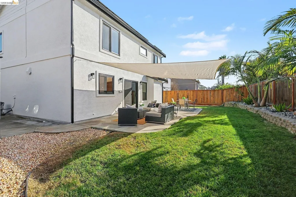 2013 Hedge Avenue Brentwood CA 94513