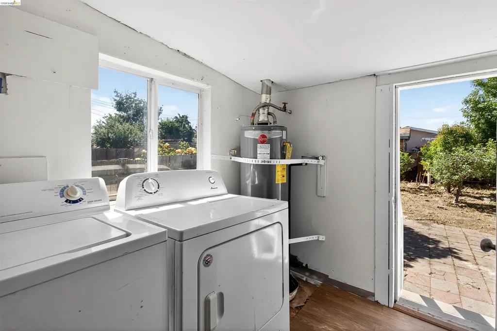 1217 82nd Avenue Oakland CA 94621