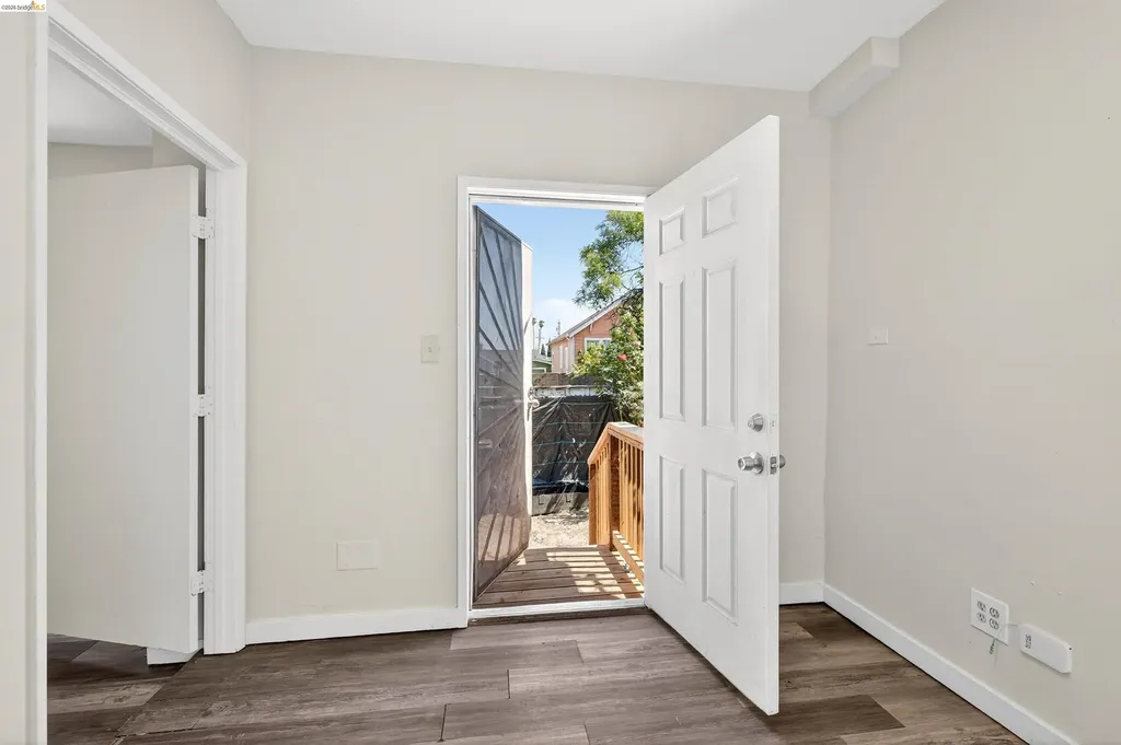 1217 82nd Avenue Oakland CA 94621