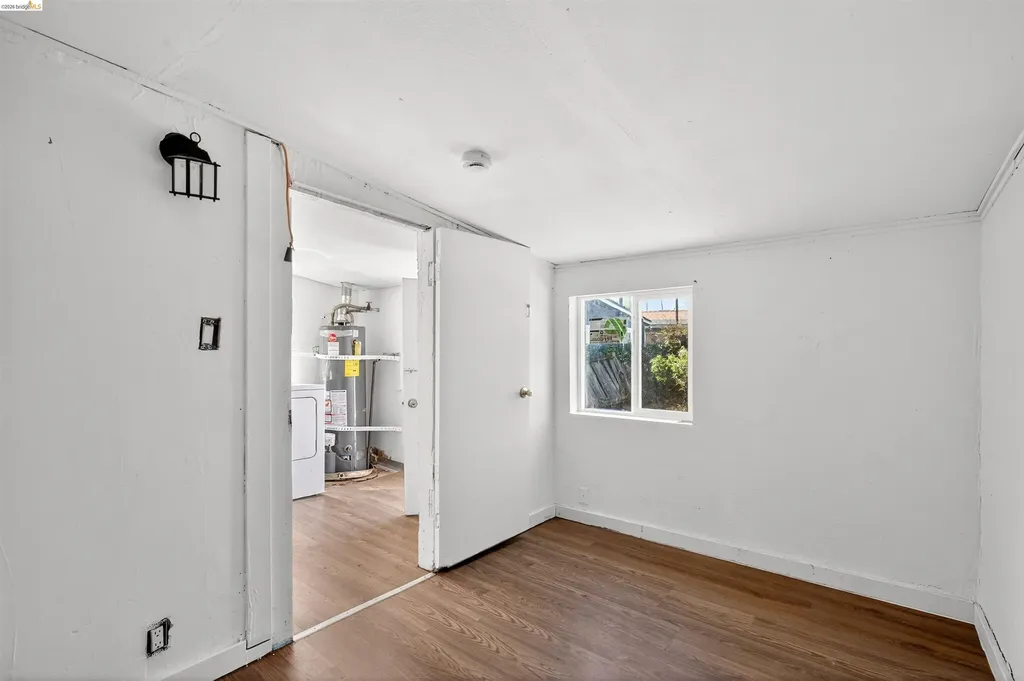 1217 82nd Avenue Oakland CA 94621