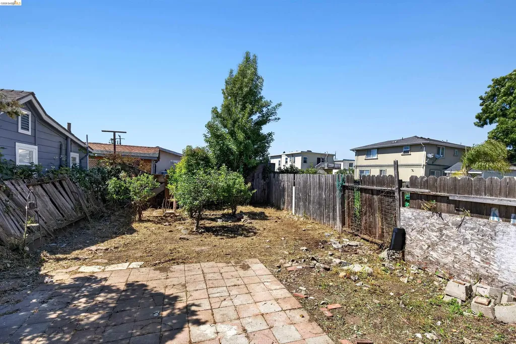 1217 82nd Avenue Oakland CA 94621