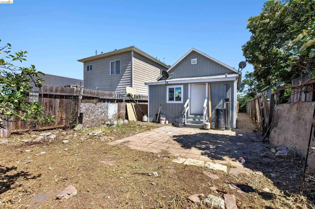 1217 82nd Avenue Oakland CA 94621