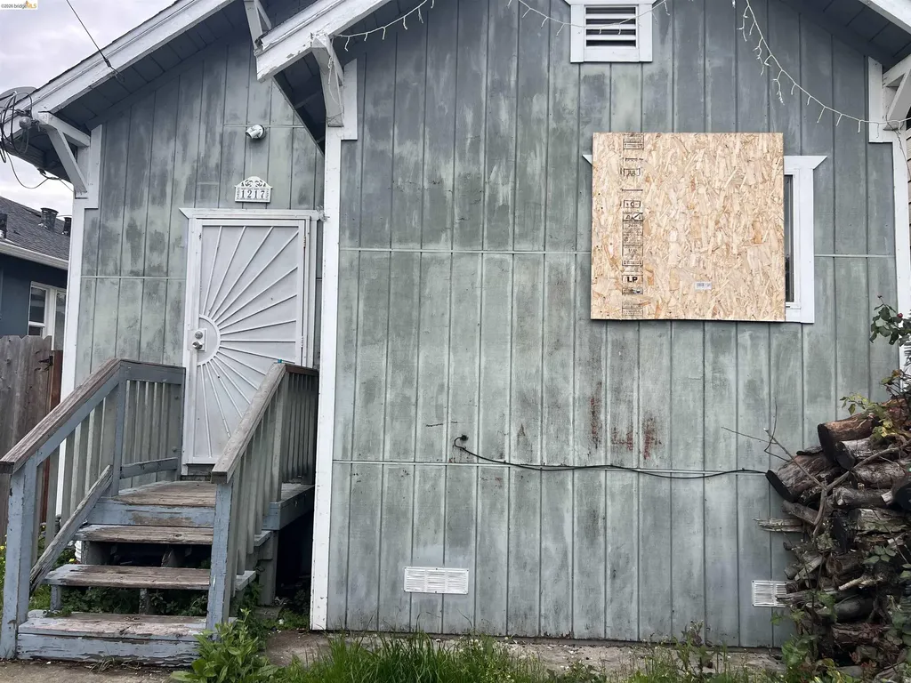 1217 82nd Avenue Oakland CA 94621