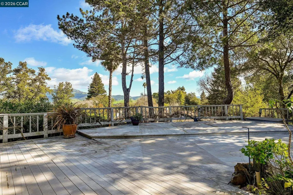 221 Loch Lomond Way Danville CA 94526