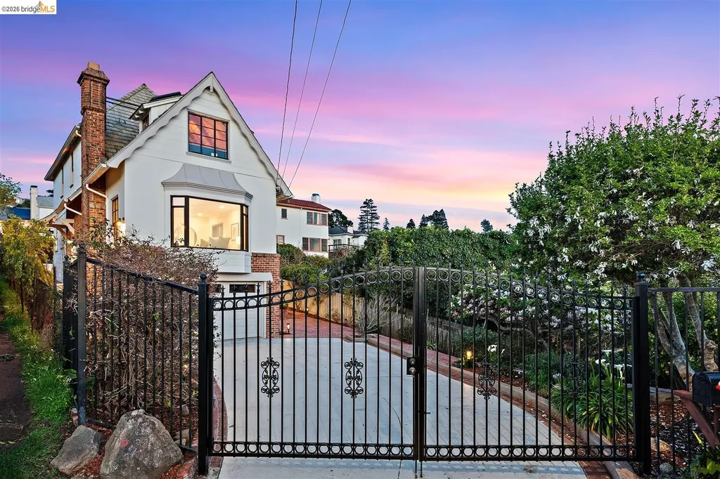 Kensington CA, 141 Saint Albans Road