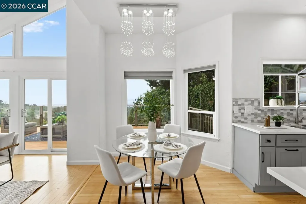 7075 Elverton Drive Oakland CA 94611