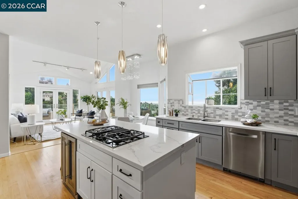 7075 Elverton Drive Oakland CA 94611