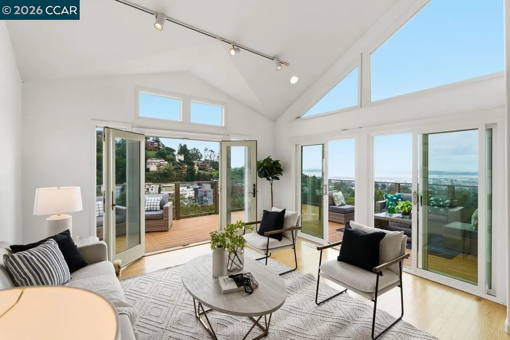 7075 Elverton Drive Oakland CA 94611