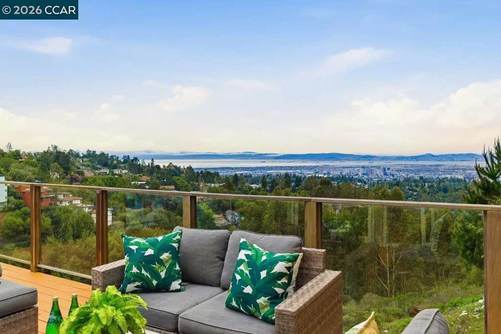 7075 Elverton Drive Oakland CA 94611