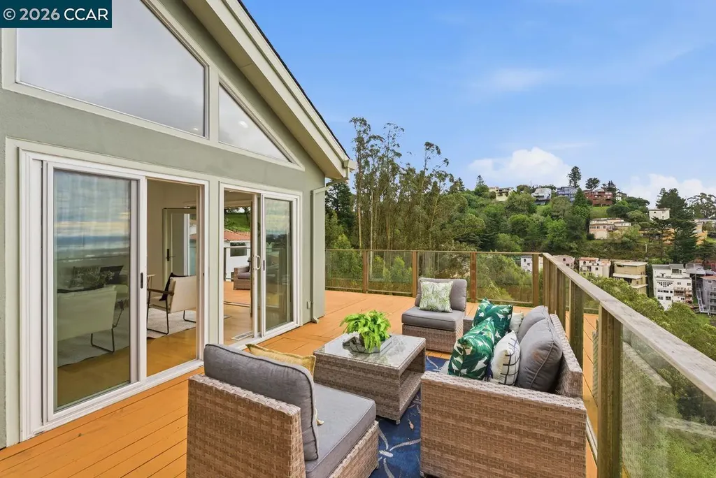 7075 Elverton Drive Oakland CA 94611