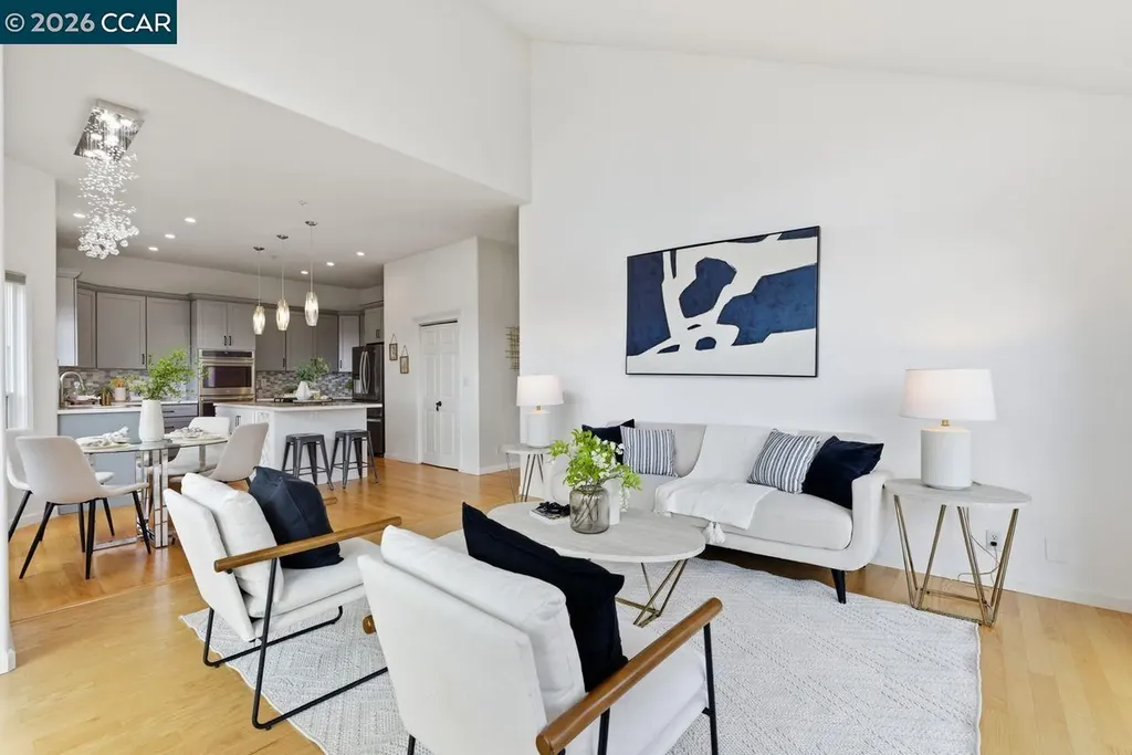 7075 Elverton Drive Oakland CA 94611