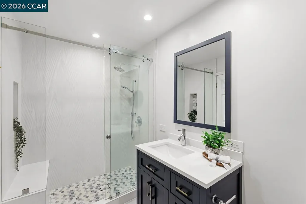 7075 Elverton Drive Oakland CA 94611