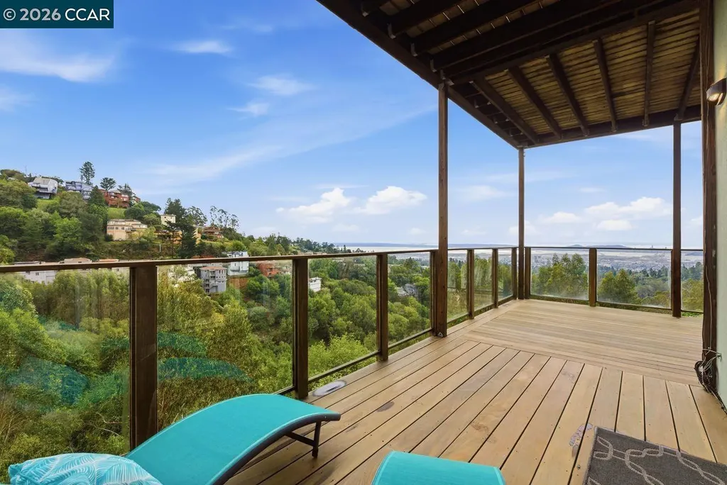 7075 Elverton Drive Oakland CA 94611