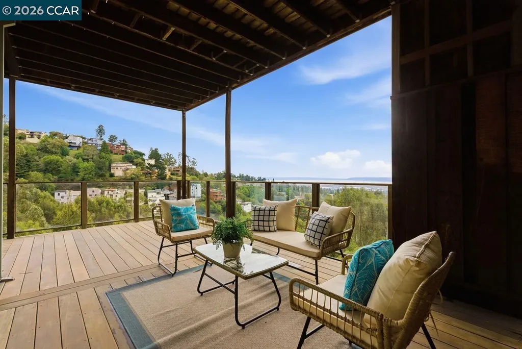 7075 Elverton Drive Oakland CA 94611