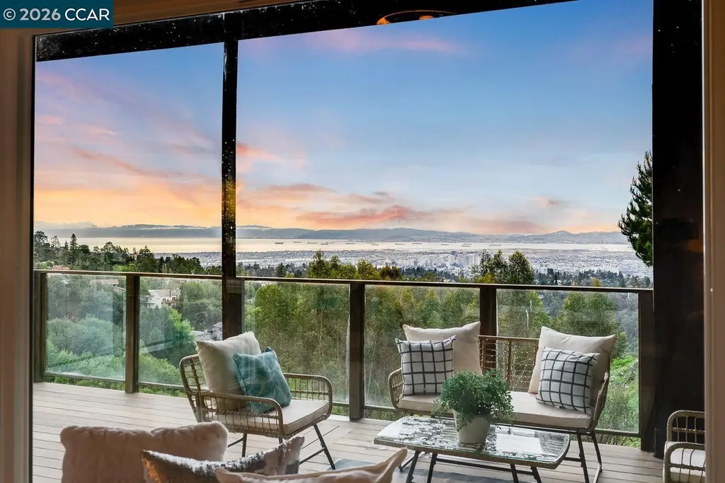 7075 Elverton Drive Oakland CA 94611