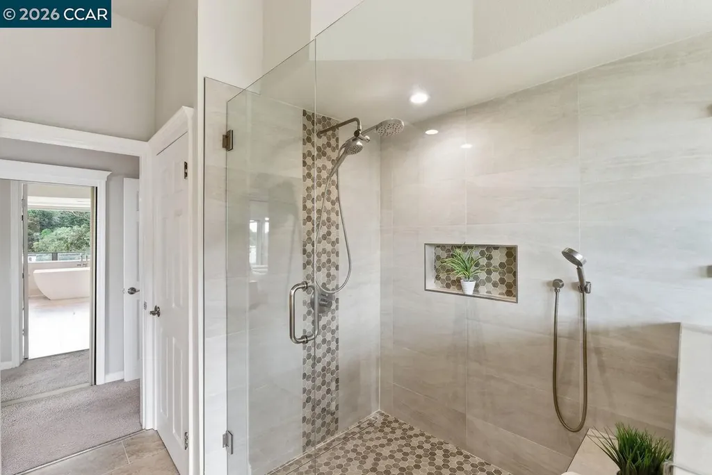 7075 Elverton Drive Oakland CA 94611