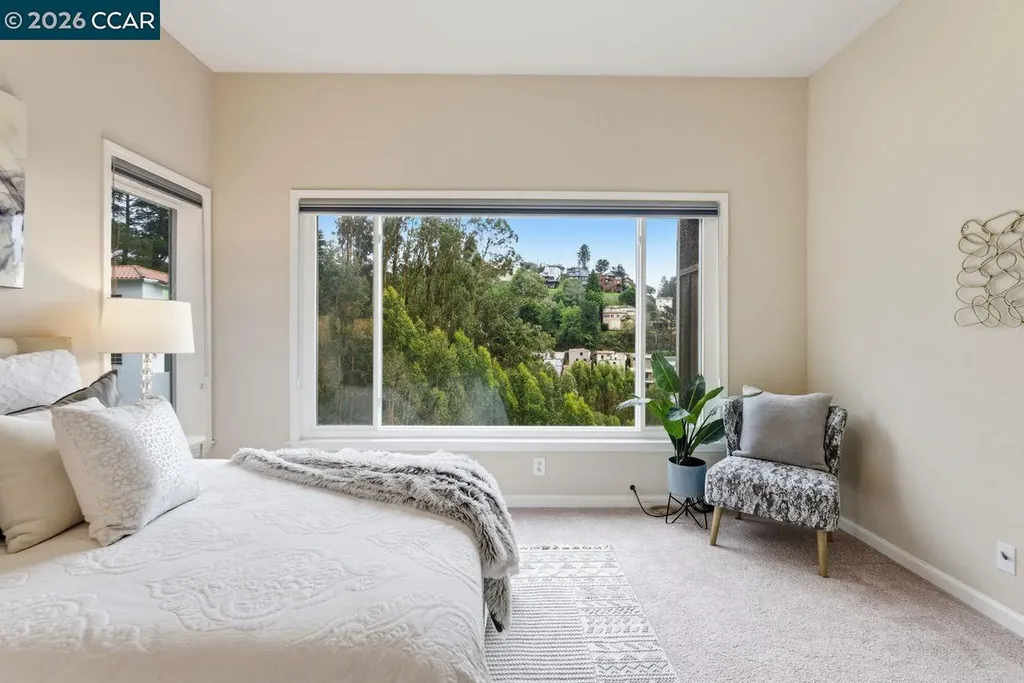 7075 Elverton Drive Oakland CA 94611