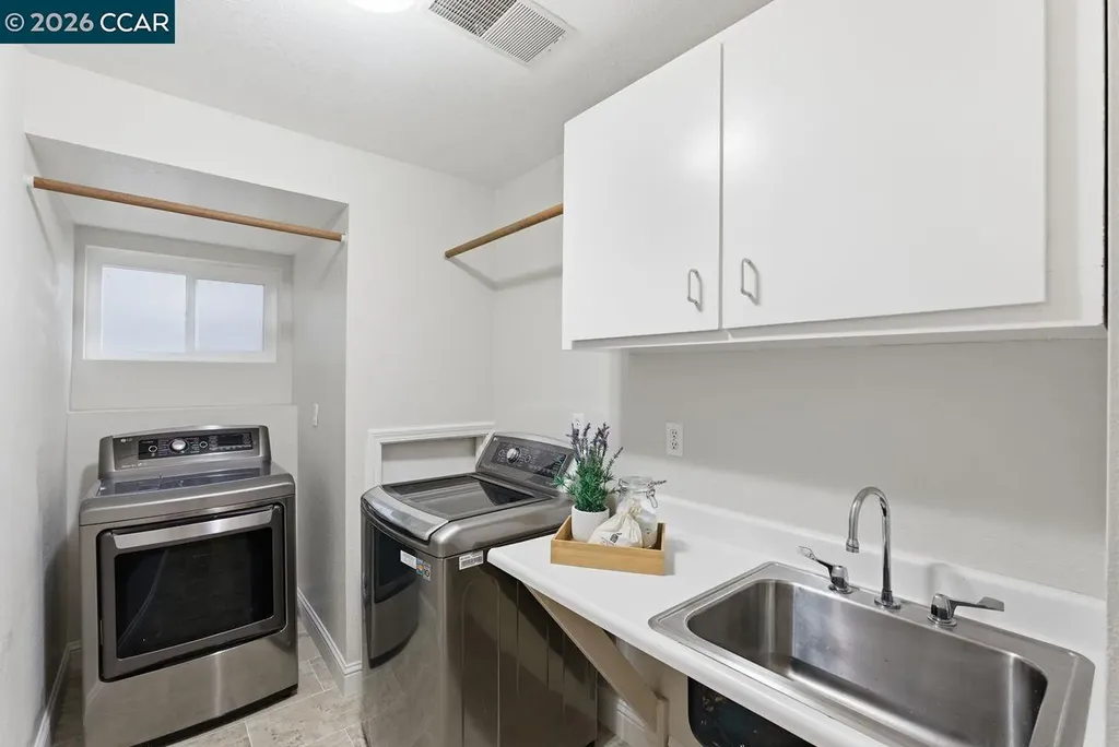 7075 Elverton Drive Oakland CA 94611