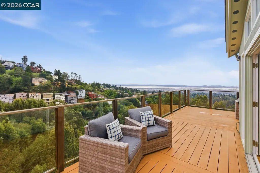 7075 Elverton Drive Oakland CA 94611