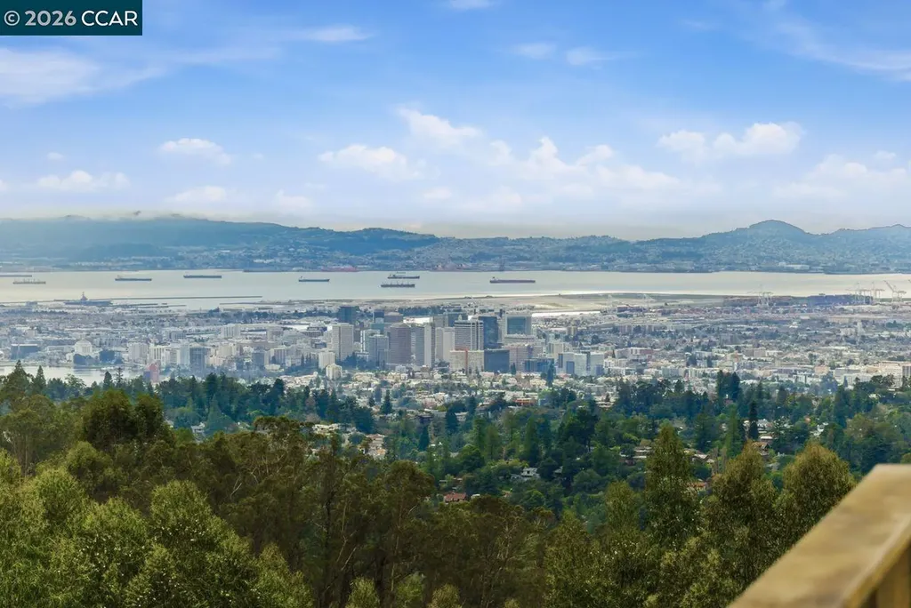 7075 Elverton Drive Oakland CA 94611