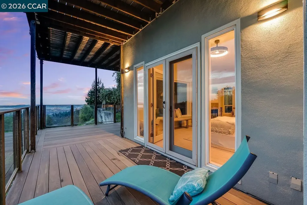 7075 Elverton Drive Oakland CA 94611