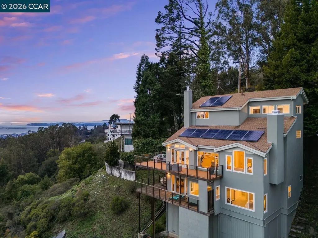 7075 Elverton Drive Oakland CA 94611