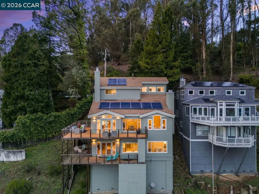 7075 Elverton Drive Oakland CA 94611