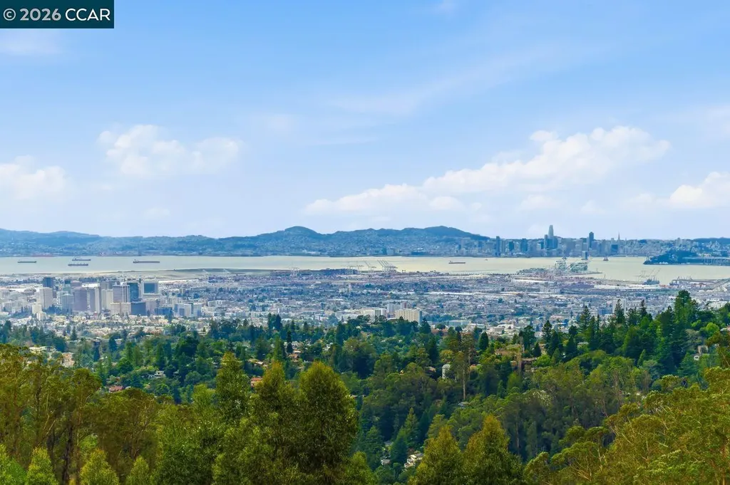 7075 Elverton Drive Oakland CA 94611