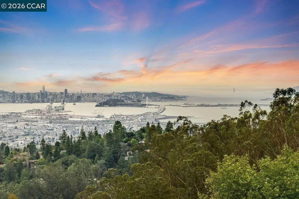 7075 Elverton Drive Oakland CA 94611