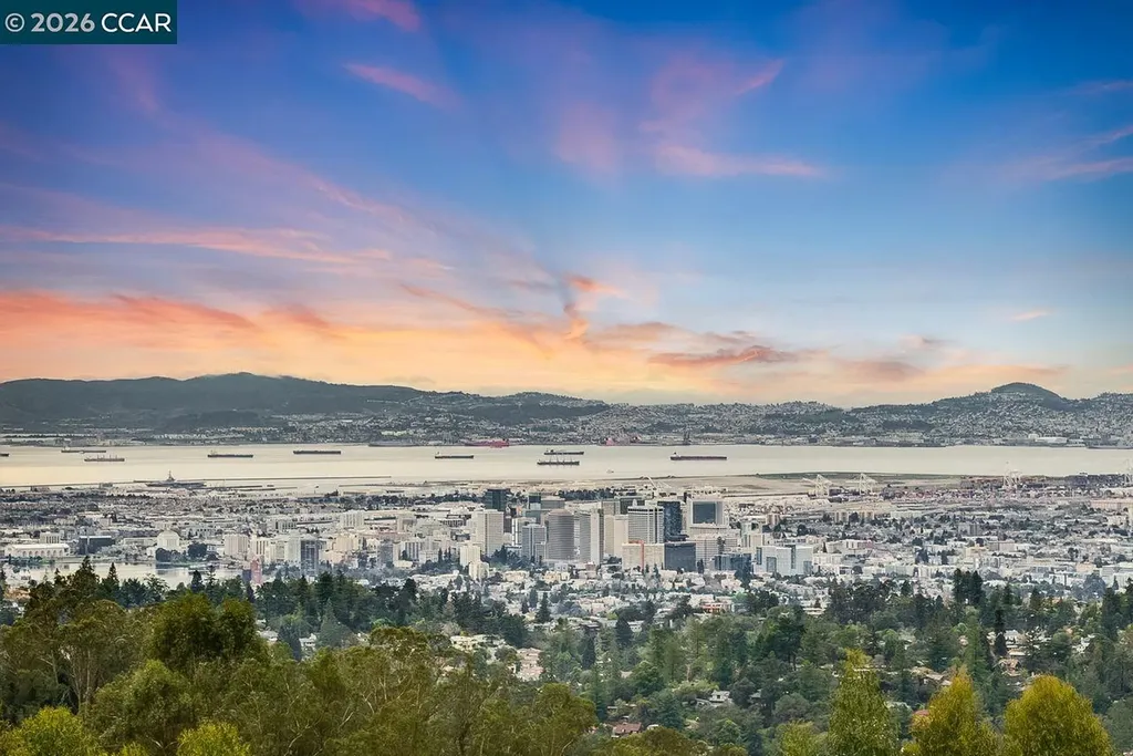 7075 Elverton Drive Oakland CA 94611