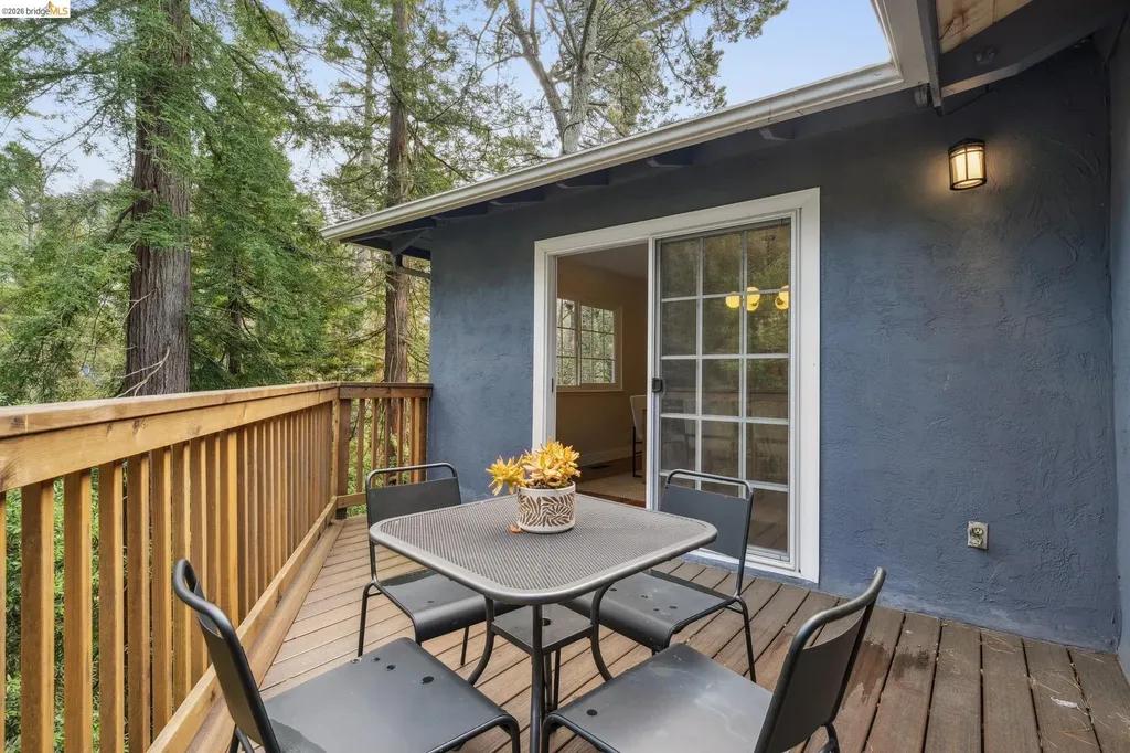 6785 Aitken Drive Oakland CA 94611