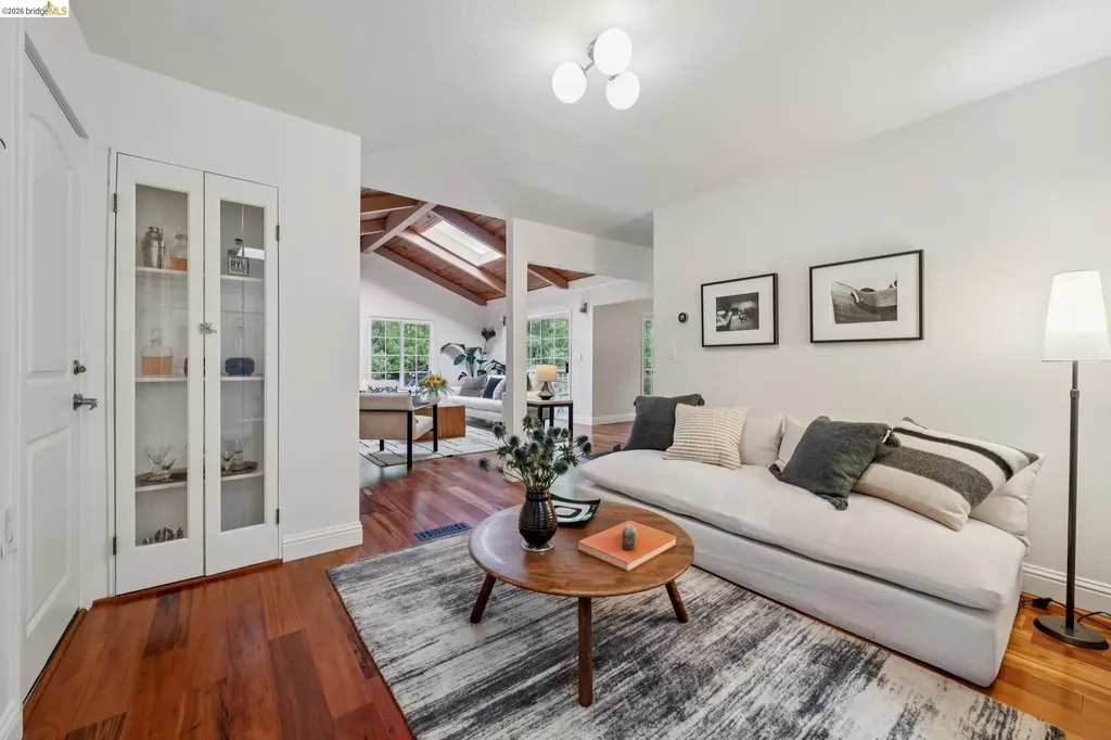 6785 Aitken Drive Oakland CA 94611