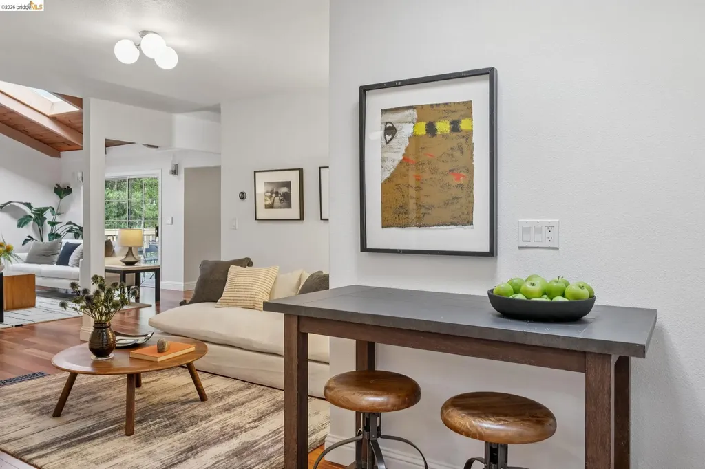 6785 Aitken Drive Oakland CA 94611
