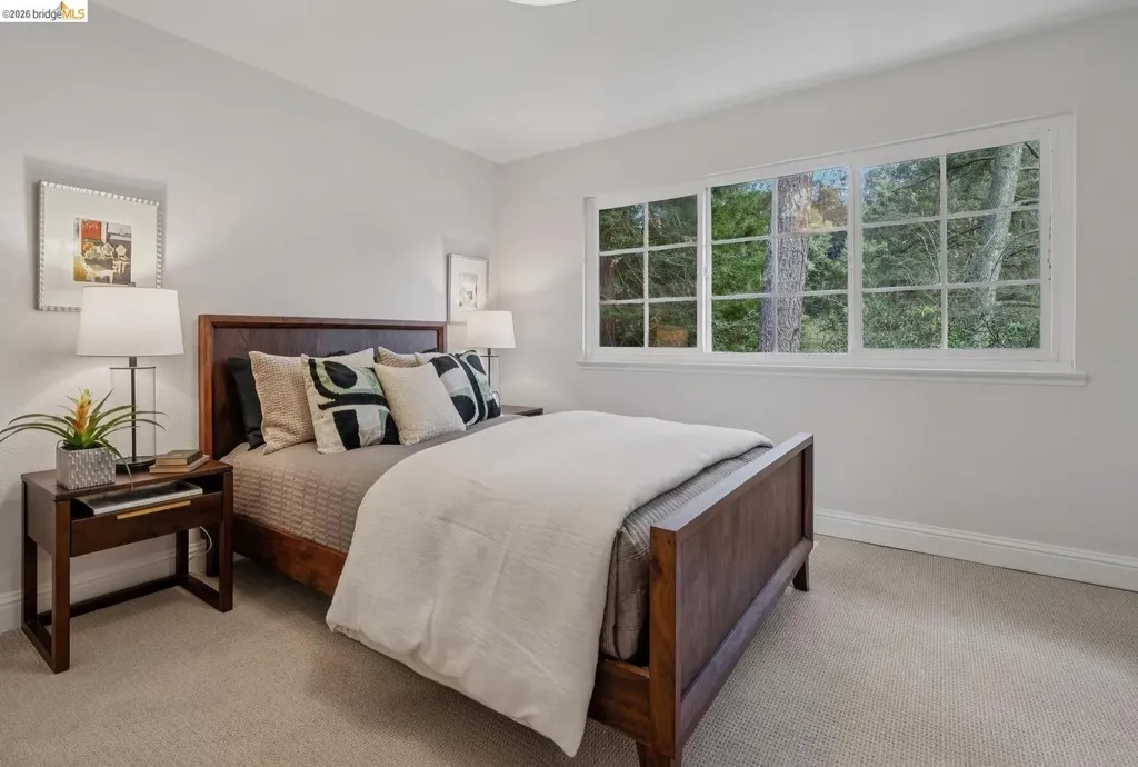 6785 Aitken Drive Oakland CA 94611