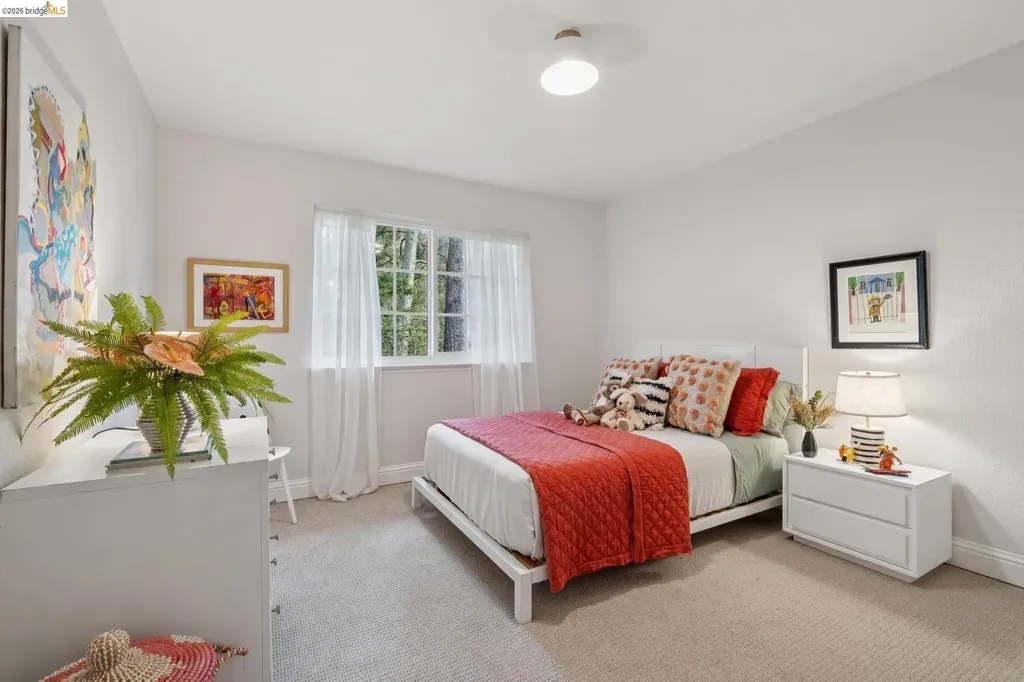 6785 Aitken Drive Oakland CA 94611