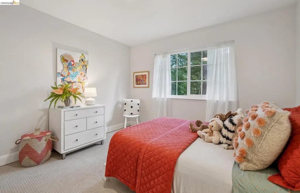 6785 Aitken Drive Oakland CA 94611