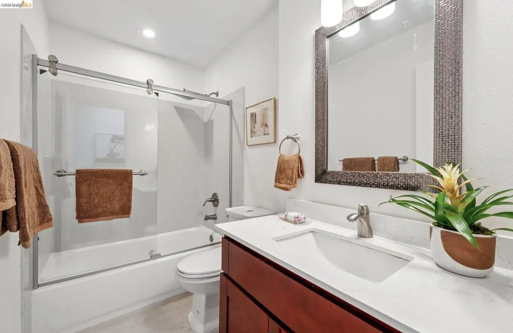6785 Aitken Drive Oakland CA 94611