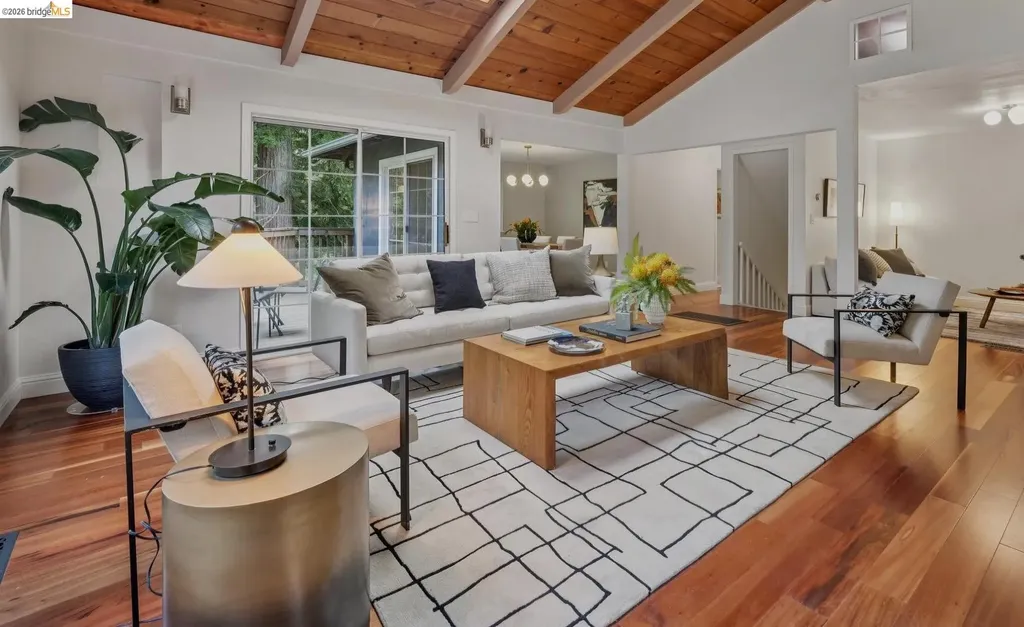 6785 Aitken Drive Oakland CA 94611