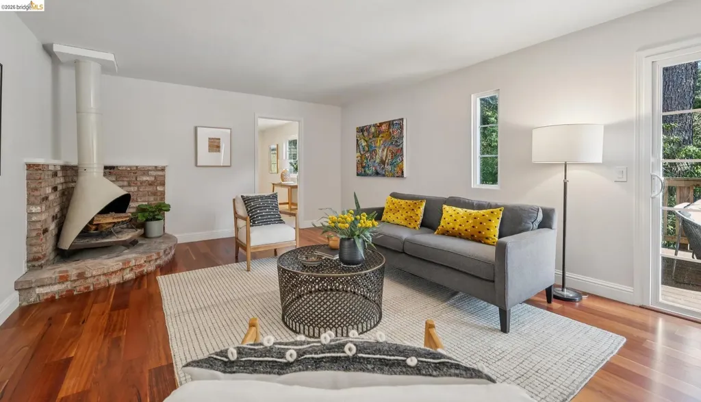 6785 Aitken Drive Oakland CA 94611