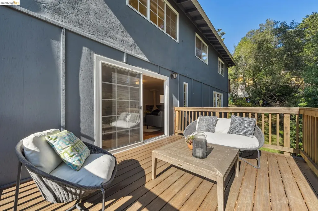 6785 Aitken Drive Oakland CA 94611