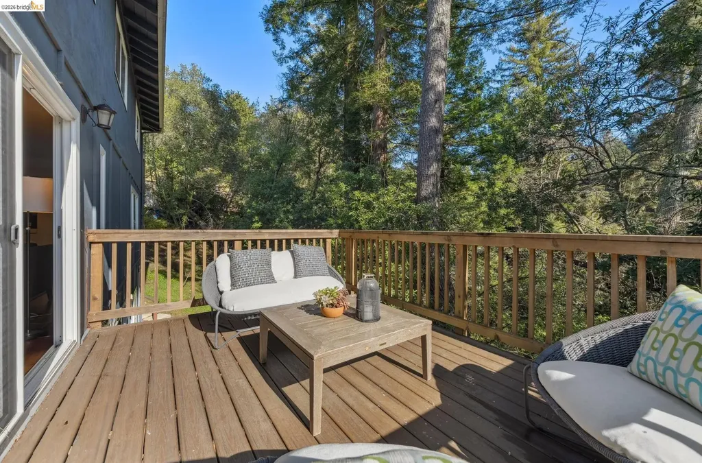 6785 Aitken Drive Oakland CA 94611