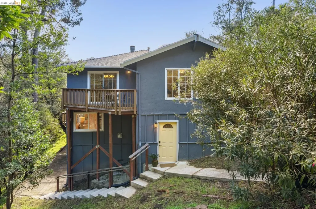 6785 Aitken Drive Oakland CA 94611