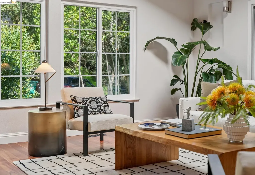 6785 Aitken Drive Oakland CA 94611