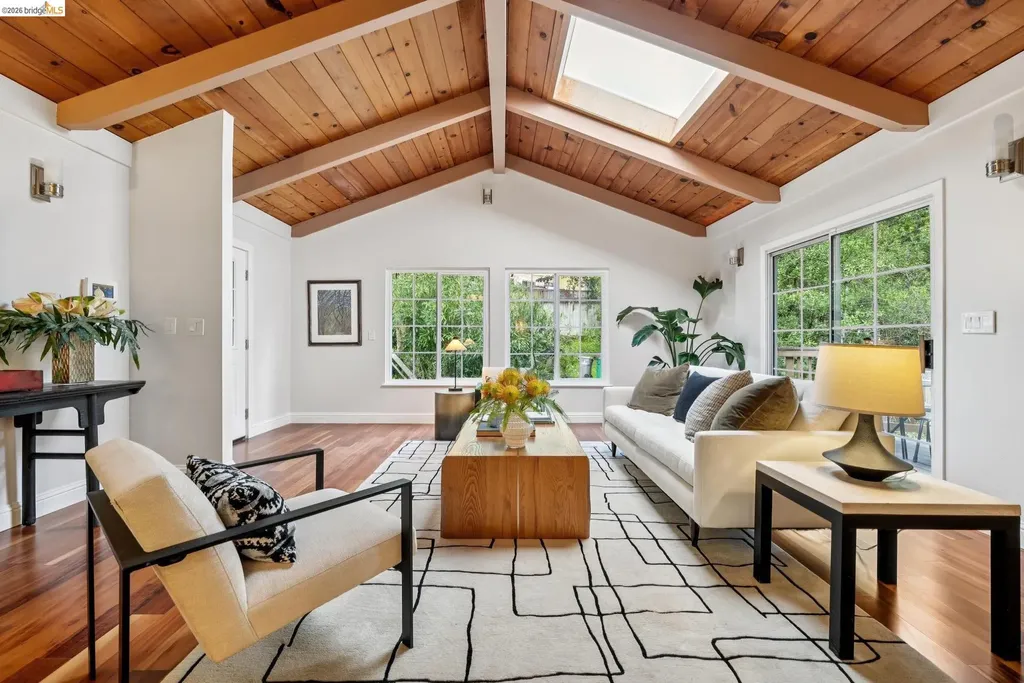6785 Aitken Drive Oakland CA 94611