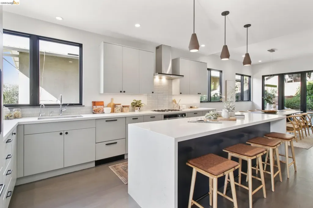 6356 Broadway Terrace Oakland CA 94618