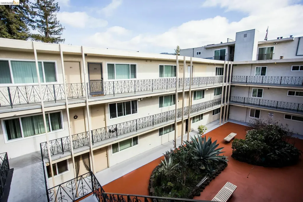 3525 Dimond Oakland CA 94602